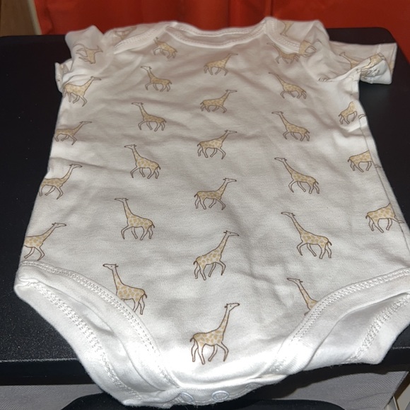 Little Treasure and others onesies bundle - Picture 3 of 5